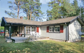 Cozy Home In Färjestaden With Kitchen, Vanserum